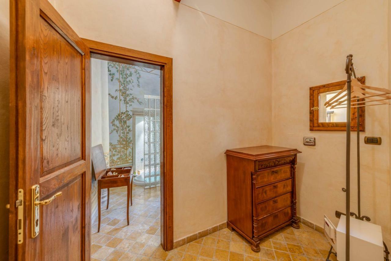 Standard Double or Twin Room,1215929983:JPEG